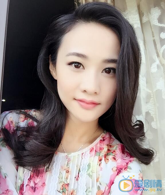 许龄方素颜照 许龄方高清写真_许龄方高清剧照