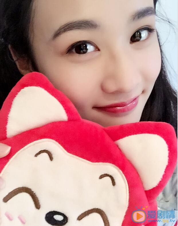 许龄方素颜照 许龄方高清写真_许龄方高清剧照