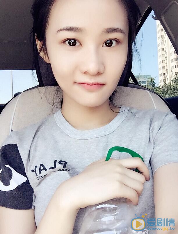 许龄方素颜照 许龄方高清写真_许龄方高清剧照