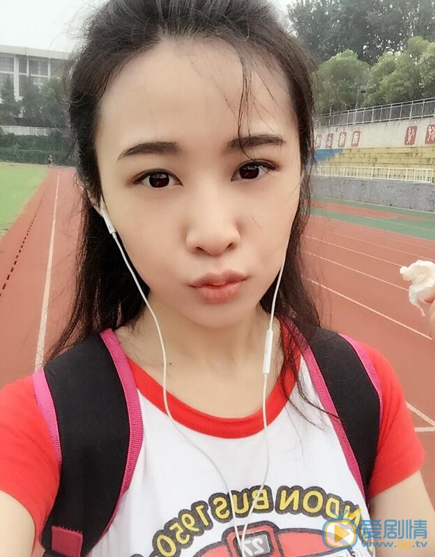 许龄方素颜照 许龄方高清写真_许龄方高清剧照