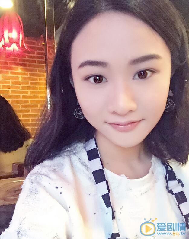 许龄方素颜照 许龄方高清写真_许龄方高清剧照