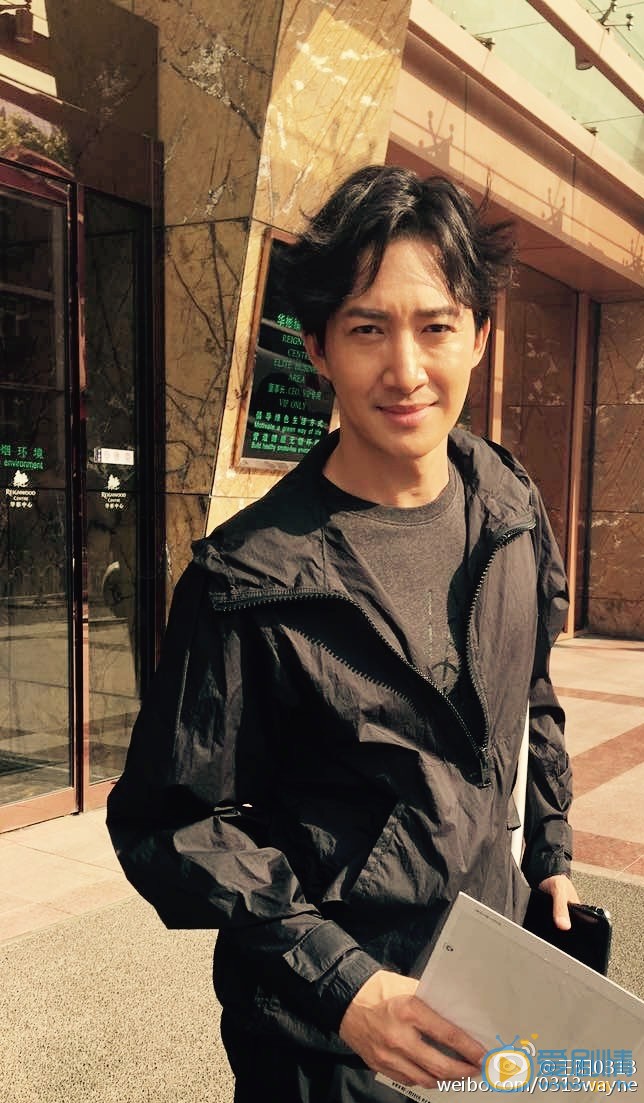 王子咖啡店秦哲默扮演者王阳写真、生活照汇集