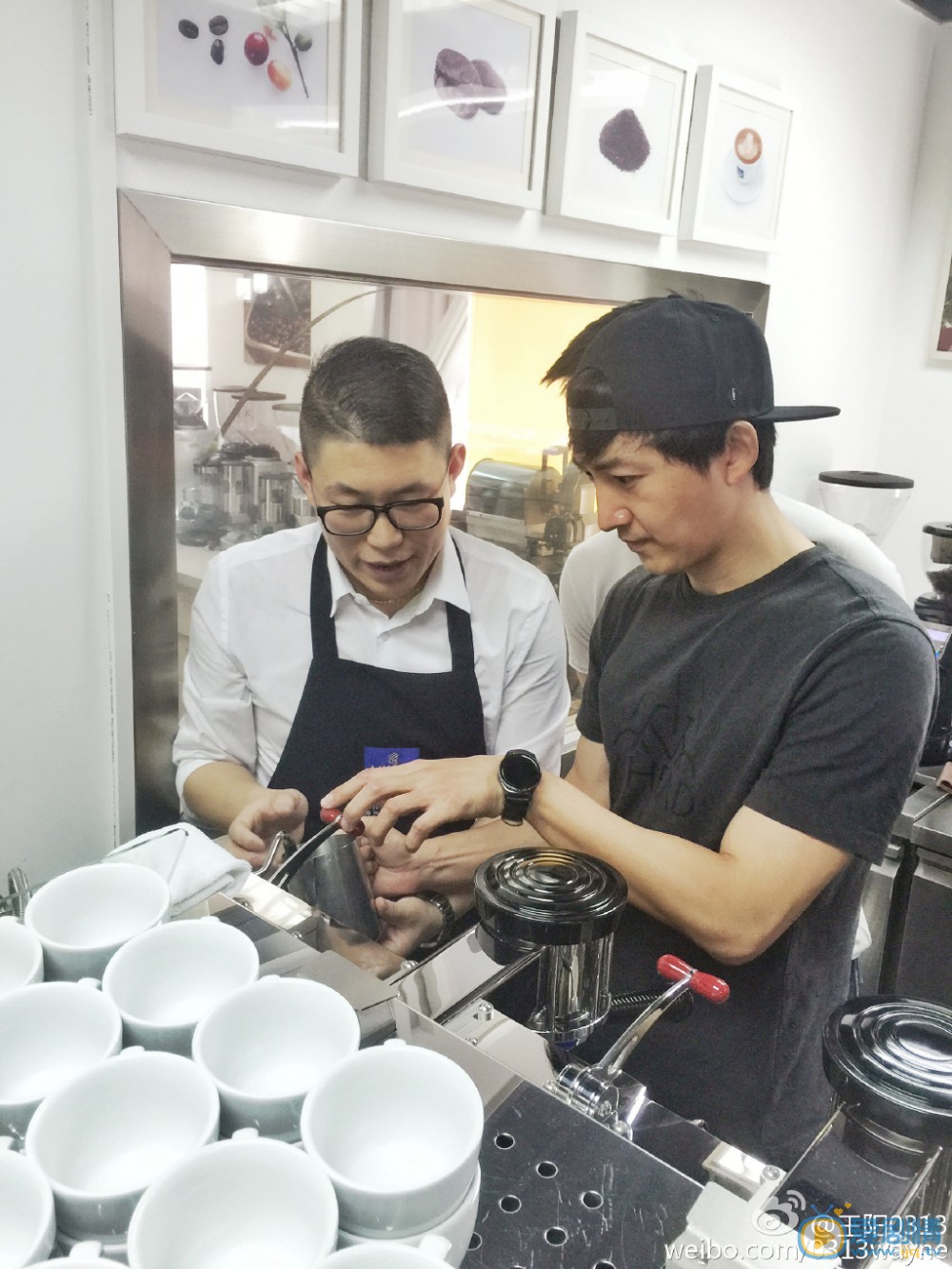 王子咖啡店秦哲默扮演者王阳写真、生活照汇集