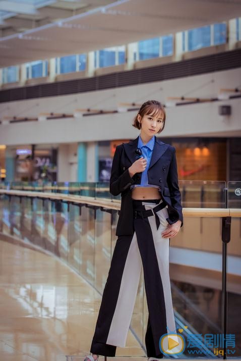 练束梅街拍写真 练束梅高清写真_练束梅高清剧照