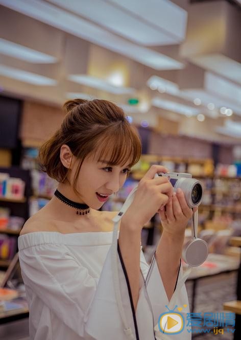 练束梅街拍写真 练束梅高清写真_练束梅高清剧照