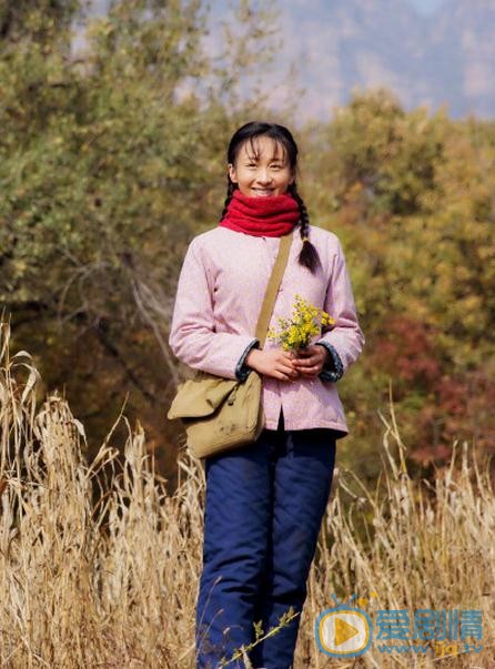 练束梅《三妹》剧照 练束梅高清写真_练束梅高清剧照