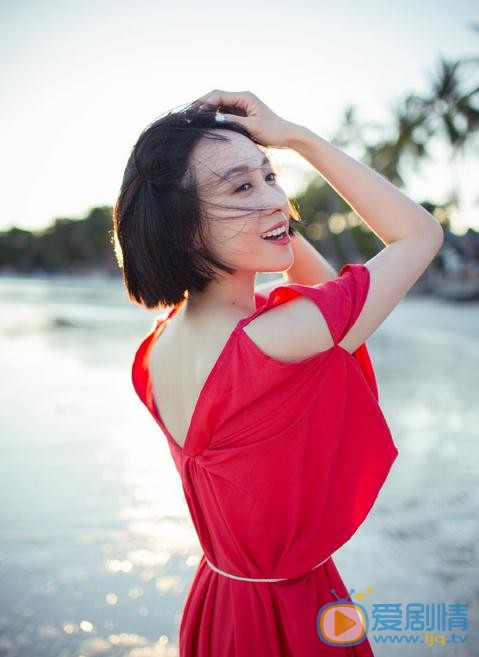 练束梅海边写真 练束梅高清写真_练束梅高清剧照