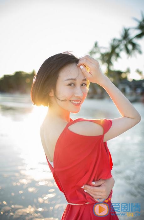 练束梅海边写真 练束梅高清写真_练束梅高清剧照