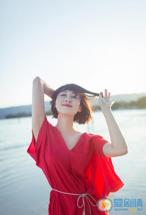 练束梅海边写真 练束梅高清写真_练束梅高清剧照