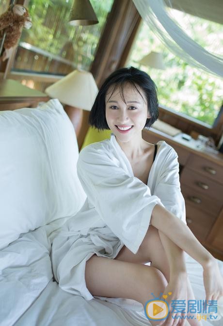 练束梅街拍写真 练束梅高清写真_练束梅高清剧照