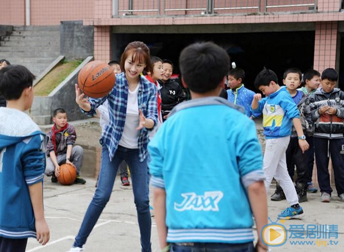 练束梅公益照 练束梅高清写真_练束梅高清剧照