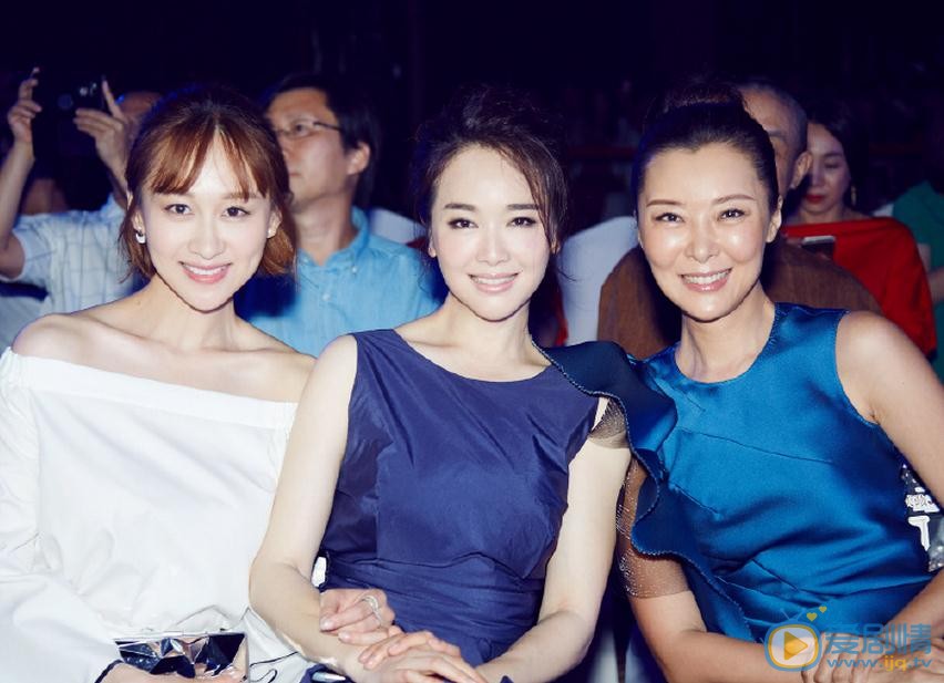 练束梅活动照 练束梅高清写真_练束梅高清剧照