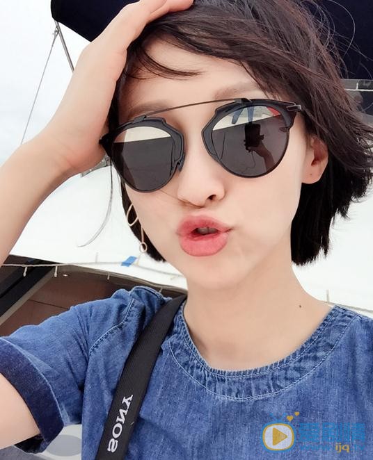 练束梅生活照 练束梅高清写真_练束梅高清剧照