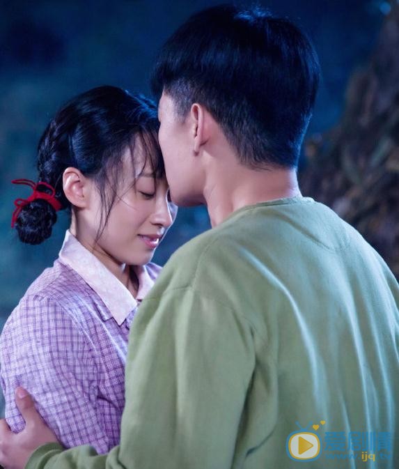 练束梅《三妹》剧照 练束梅高清写真_练束梅高清剧照