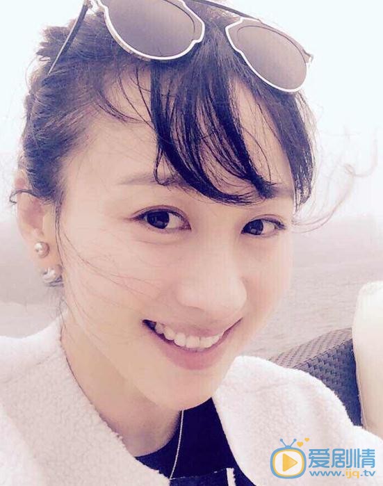 练束梅生活照 练束梅高清写真_练束梅高清剧照