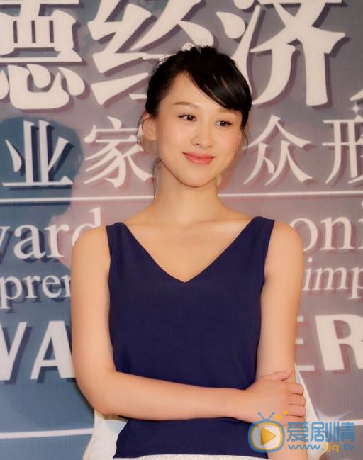 练束梅活动照 练束梅高清写真_练束梅高清剧照