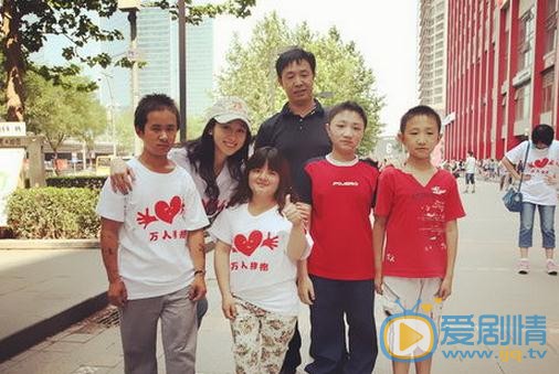 练束梅公益照 练束梅高清写真_练束梅高清剧照