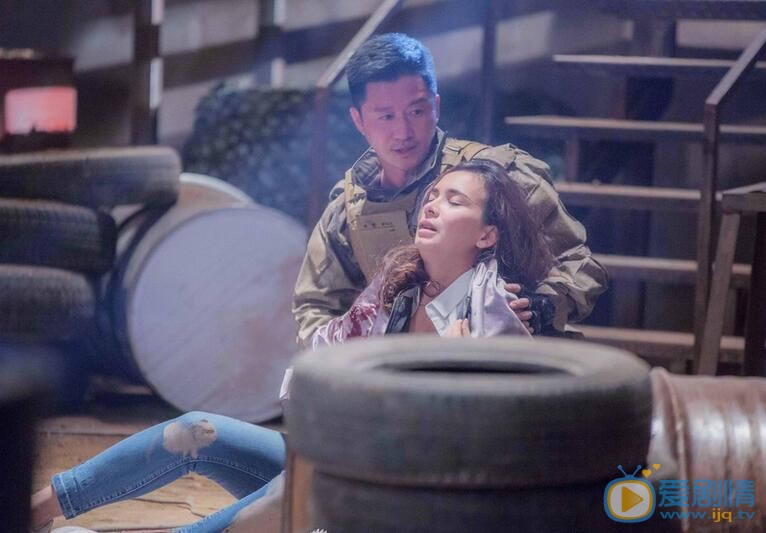 卢靖姗《战狼2》剧照 卢靖姗高清写真_卢靖姗高清剧照