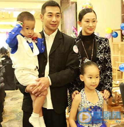 赵文卓全家福 赵文卓高清写真_赵文卓高清剧照
