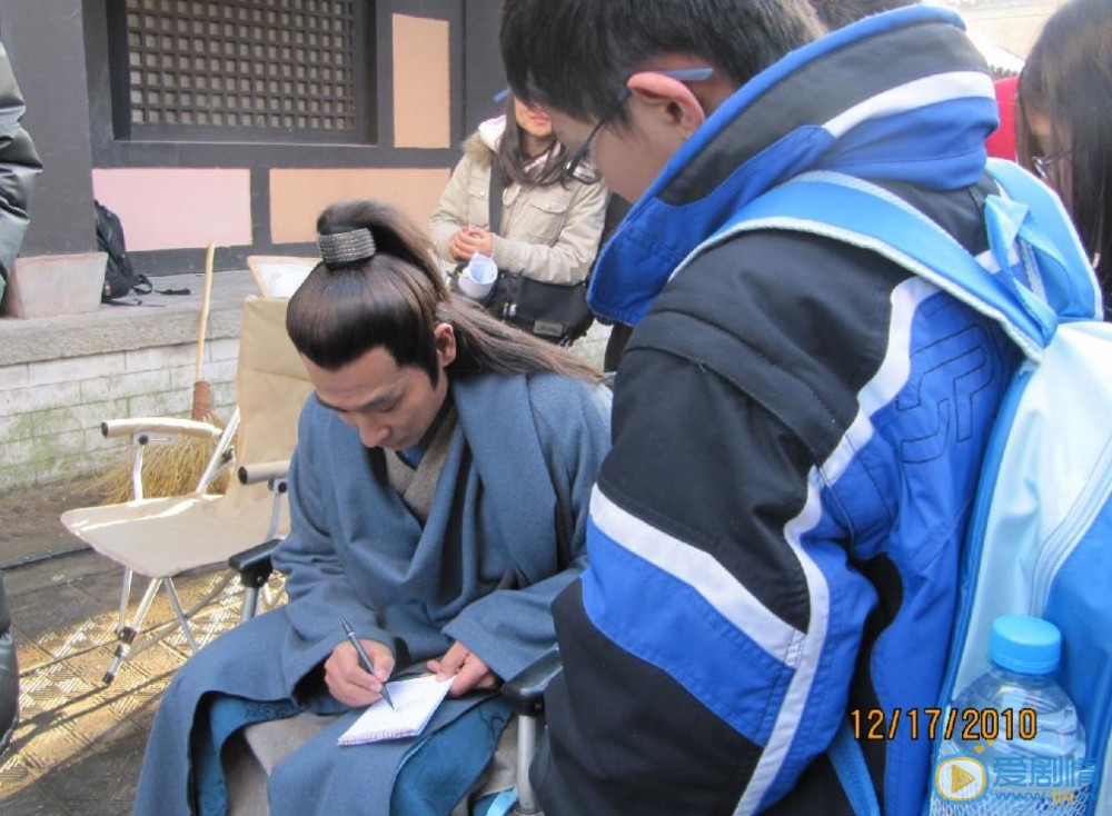 赵文卓片场照 赵文卓高清写真_赵文卓高清剧照