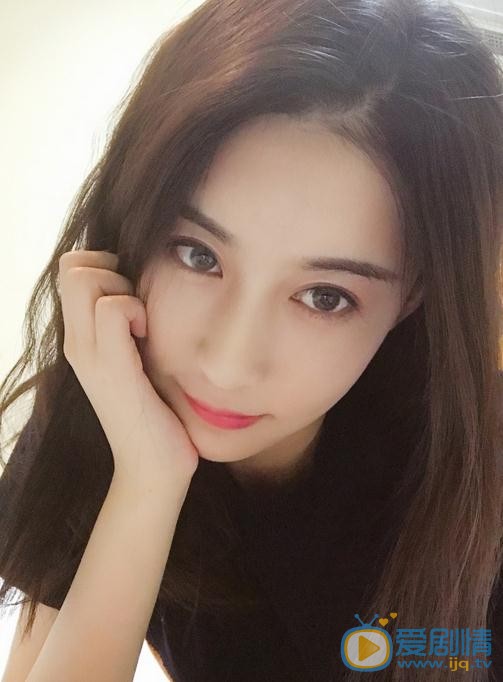 张雅卓生活照 张雅卓高清写真_张雅卓高清剧照