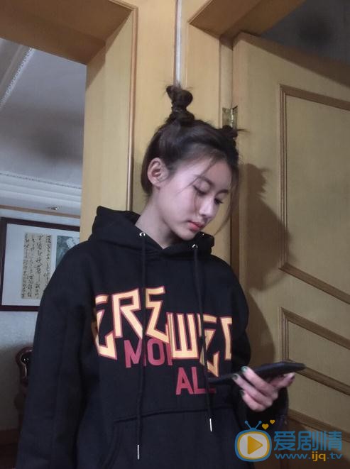 张雅卓生活照 张雅卓高清写真_张雅卓高清剧照