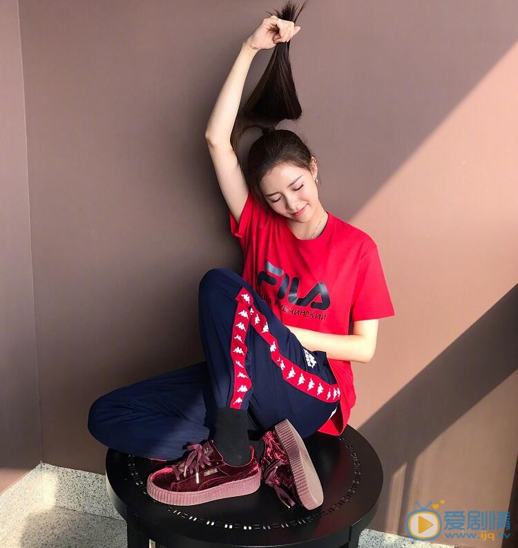 宋妍霏卖萌照 宋妍霏高清写真_宋妍霏高清剧照