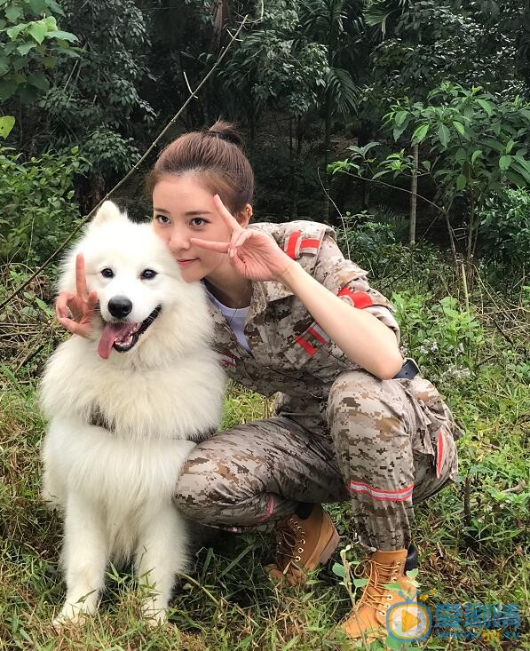 宋妍霏《神犬小七3》剧照 宋妍霏高清写真_宋妍霏高清剧照