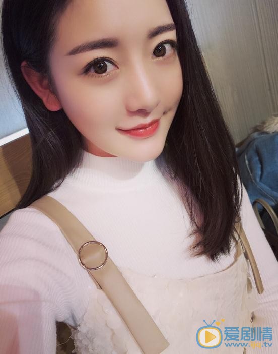 孟璐生活照 孟璐高清写真_孟璐高清剧照
