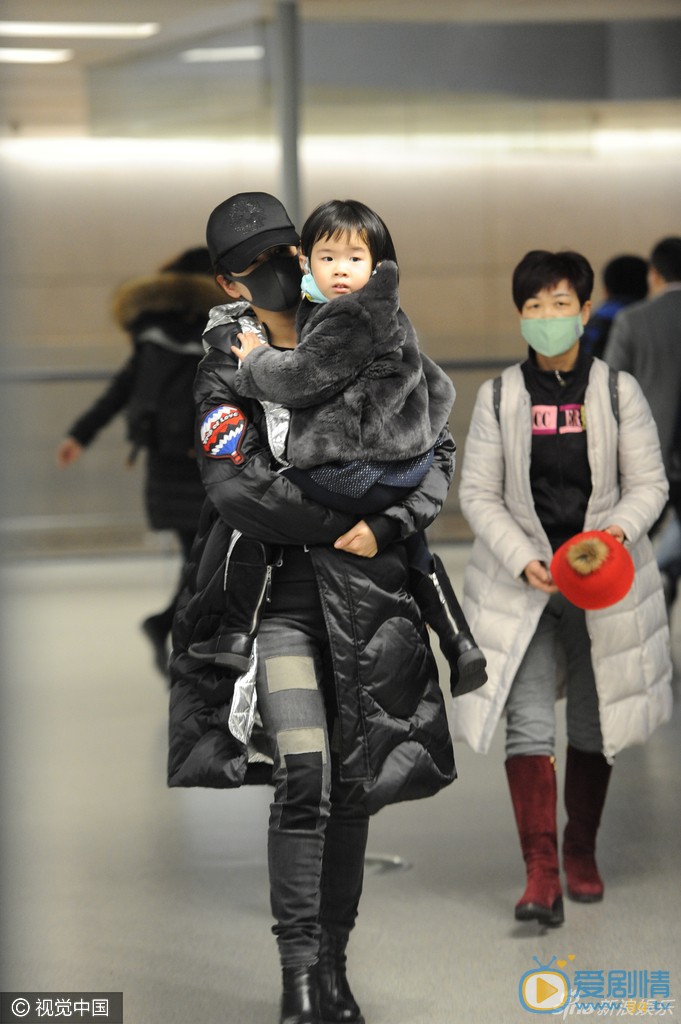 黄奕亲子照片 黄奕高清写真_黄奕高清剧照