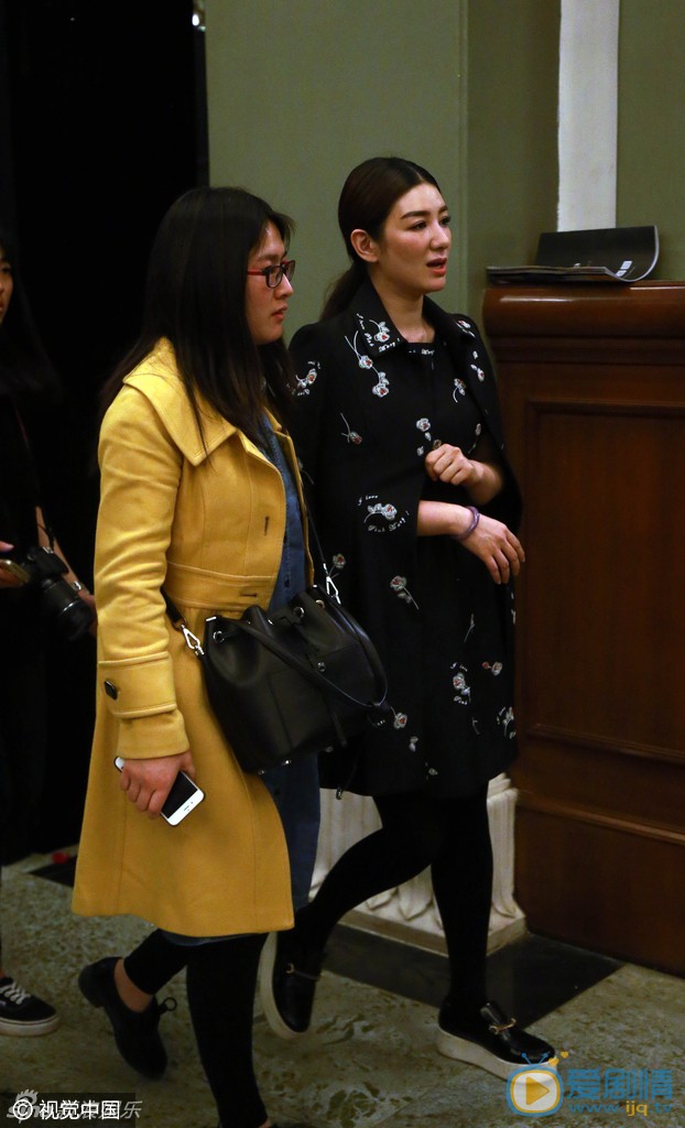 黄奕路透街拍照 黄奕高清写真_黄奕高清剧照