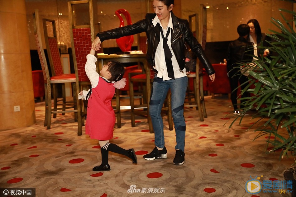 黄奕亲子照片 黄奕高清写真_黄奕高清剧照