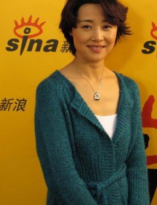 张若昀的妈妈是谁？张若昀和刘蓓什么关系？刘蓓是张若昀亲生母亲吗？