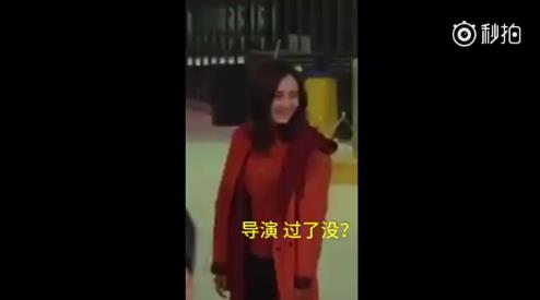 谈判官路透第二弹：黄子韬杨幂恋爱秘诀曝光&mdash;&mdash;牵手+抱抱+亲亲