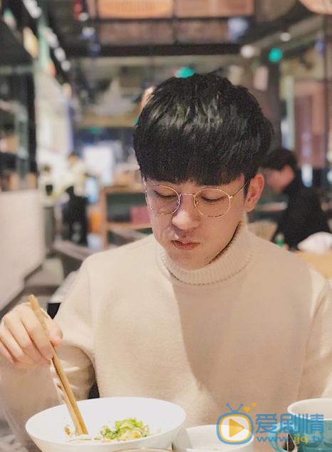 马梓铭生活照 马梓铭高清写真_马梓铭高清剧照
