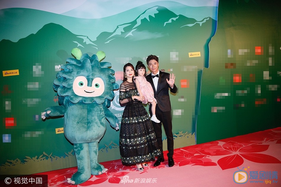洪欣全家福 洪欣高清写真_洪欣高清剧照