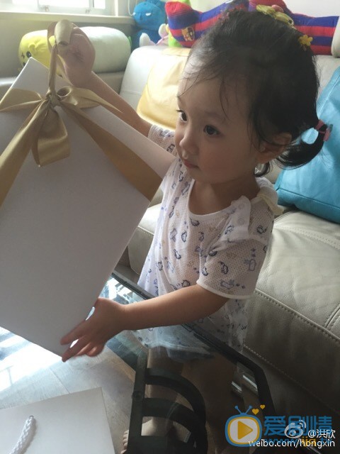 洪欣女儿张晞彤照片 洪欣高清写真_洪欣高清剧照