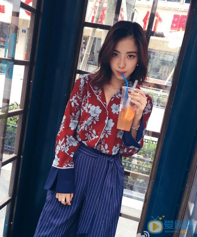 吴静怡街拍写真 吴静怡高清写真_吴静怡高清剧照