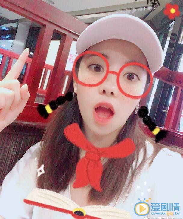 吴静怡卖萌照 吴静怡高清写真_吴静怡高清剧照