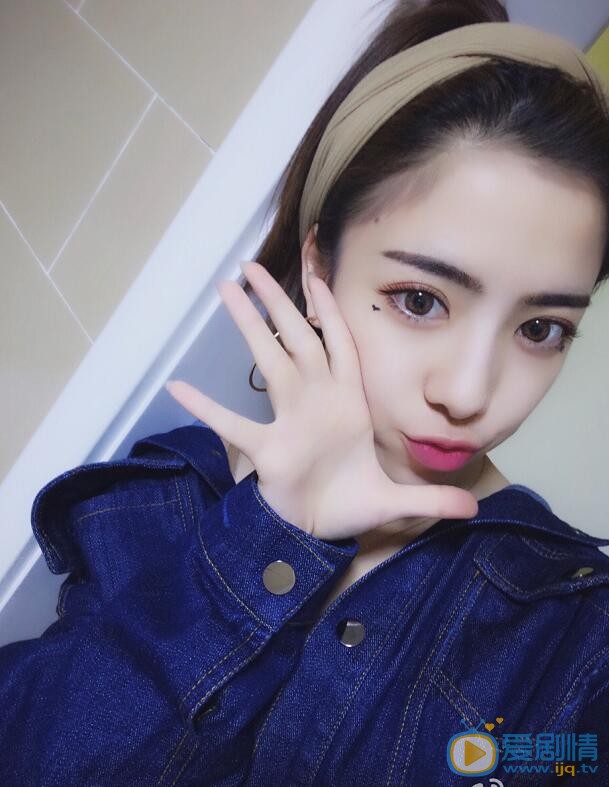 吴静怡卖萌照 吴静怡高清写真_吴静怡高清剧照