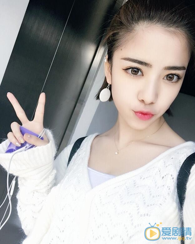 吴静怡卖萌照 吴静怡高清写真_吴静怡高清剧照