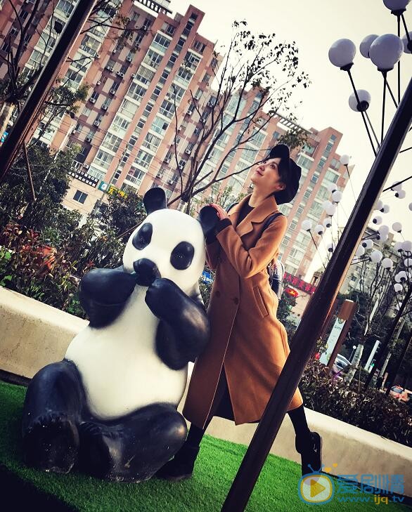 李牵生活照 李牵高清写真_李牵高清剧照