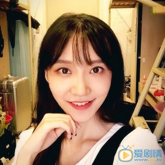 李牵生活照 李牵高清写真_李牵高清剧照