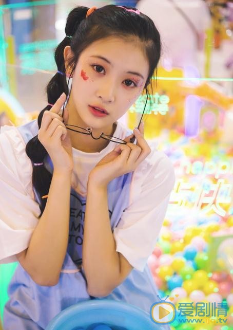 王若溪游乐场写真 王若溪高清写真_王若溪高清剧照