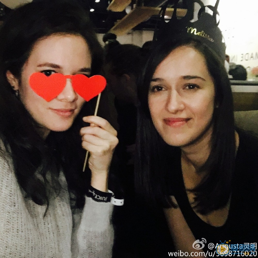 徐嘉雯友人合照 徐嘉雯高清写真_徐嘉雯高清剧照