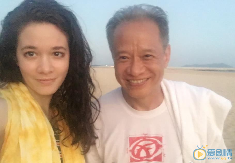 徐嘉雯亲人合照 徐嘉雯高清写真_徐嘉雯高清剧照