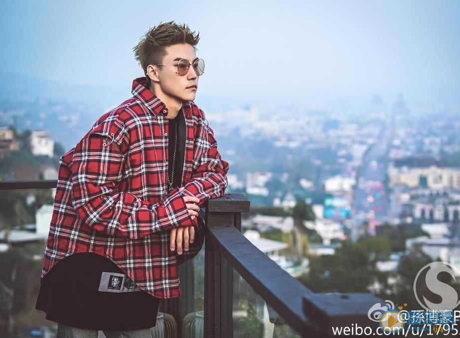 孙博豪帅气写真 孙博豪高清写真_孙博豪高清剧照