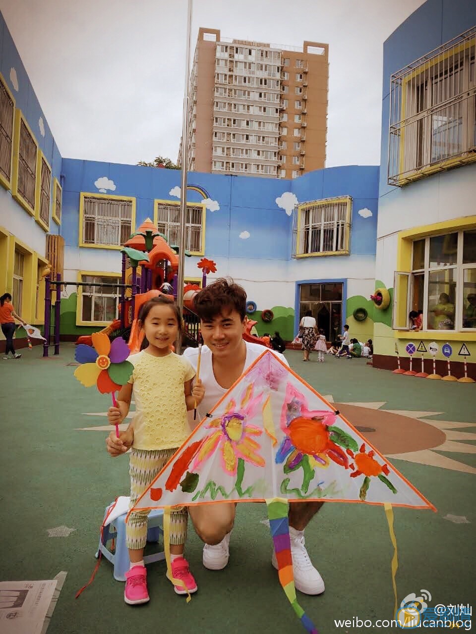 刘屹宸父女生活照 刘屹宸高清写真_刘屹宸高清剧照