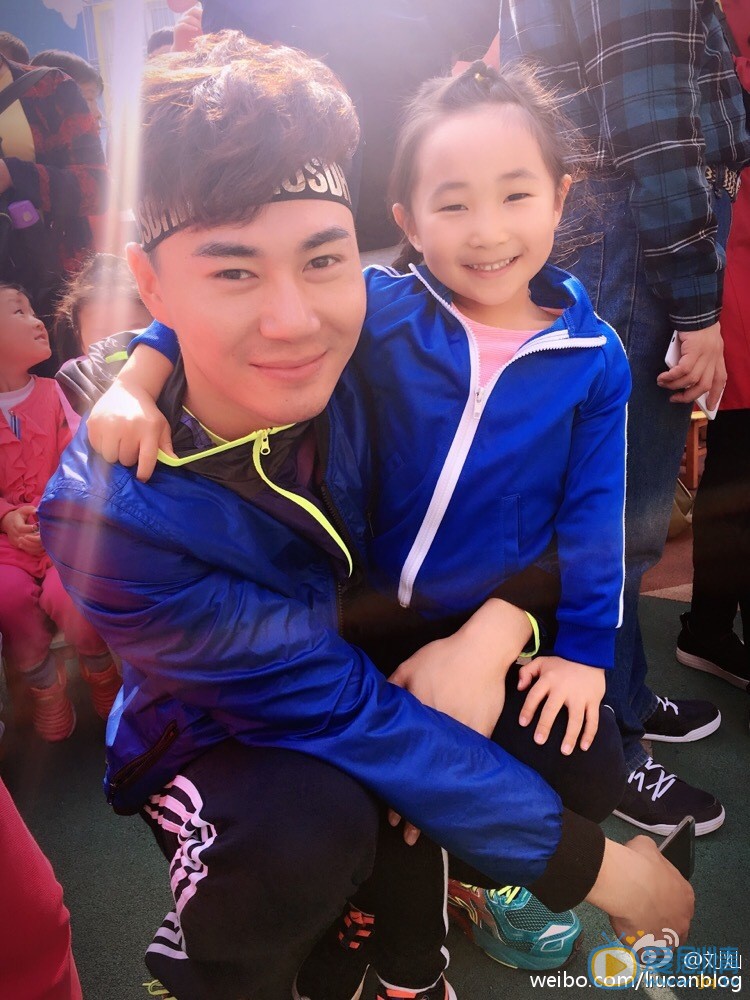 刘屹宸父女生活照 刘屹宸高清写真_刘屹宸高清剧照