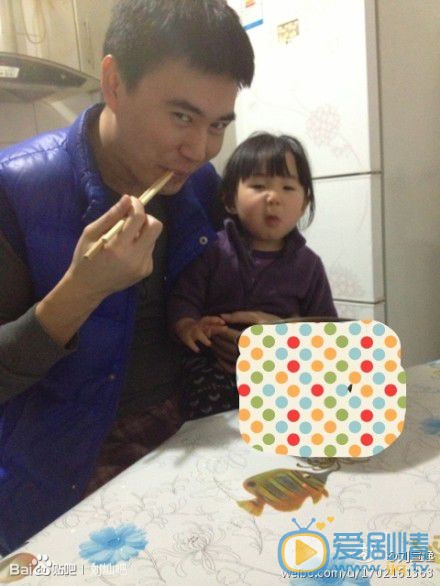 刘屹宸父女生活照 刘屹宸高清写真_刘屹宸高清剧照